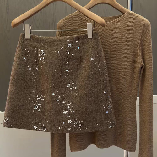 浅棕色重工亮片短裙女2025年秋冬新款时尚气质高腰显瘦A字包臀裙