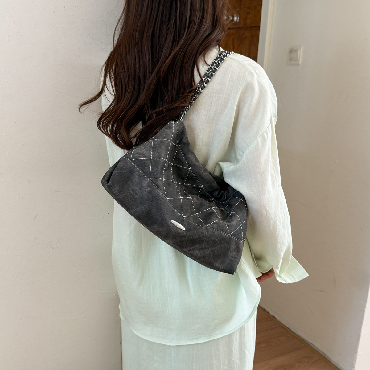 恒庚新款百复古磨砂菱格包包女搭链条托特包复古简约通勤斜挎大包