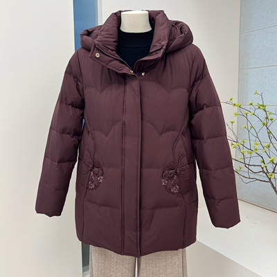 冬季90绒白鸭绒妈妈装宽松外套