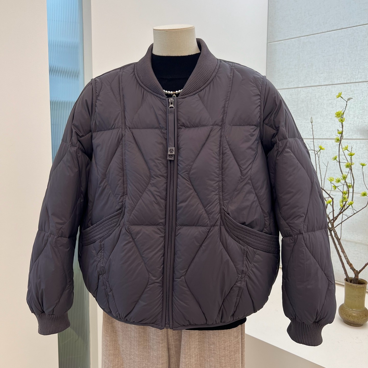 中年气质妈妈装冬季短款纯色羽绒服外套立领拉链宽松大码女装上衣