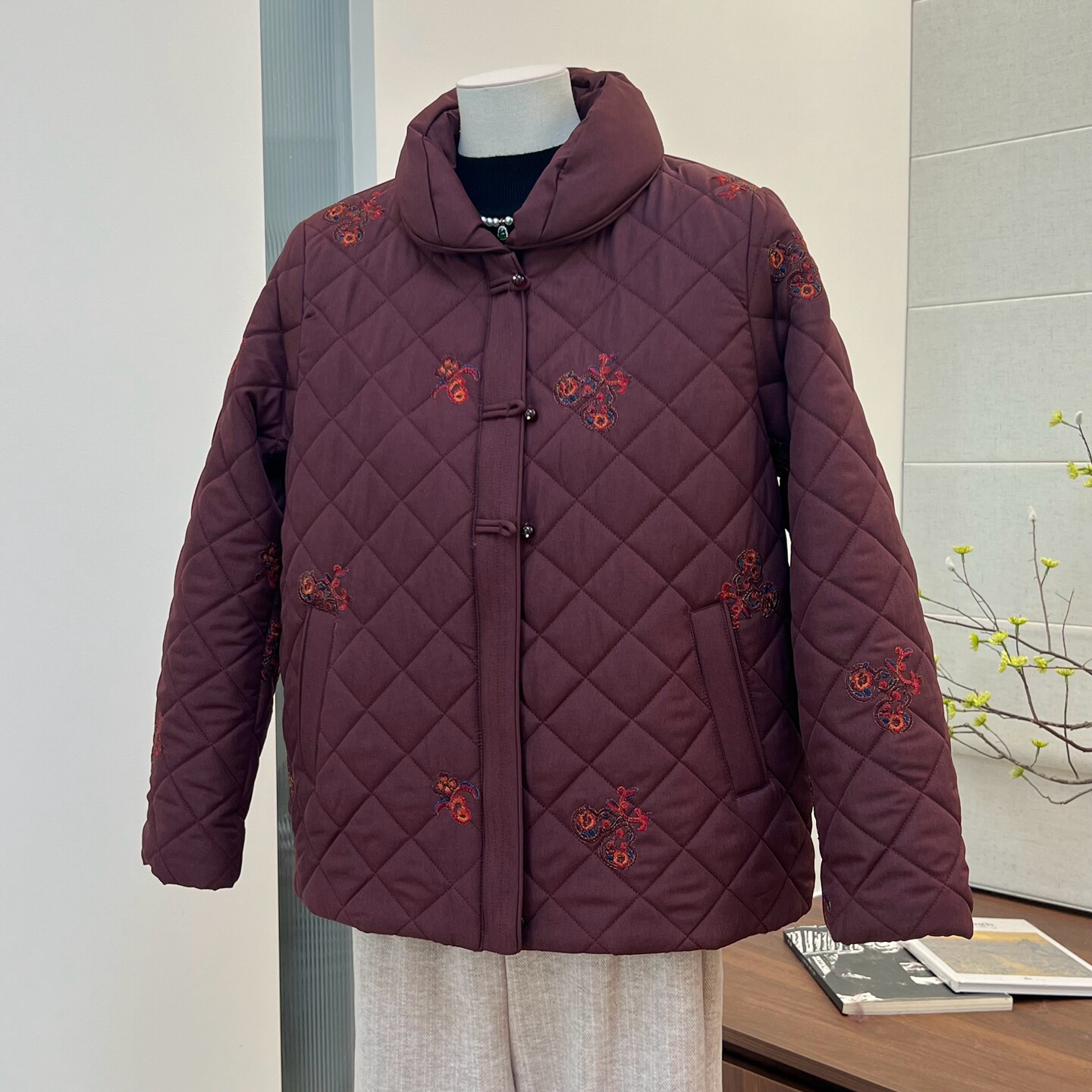 妈妈装冬季刺绣棉服女新中式