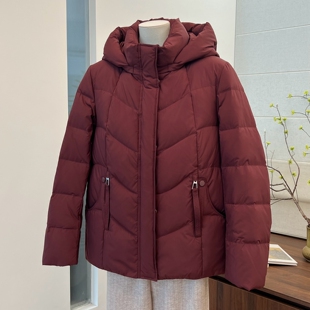 妈妈装连帽羽绒服女冬季酒红色宽松大码中年洋气加厚短款保暖外套