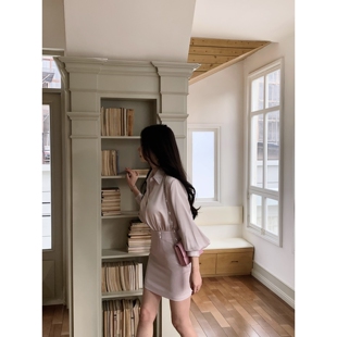 收腰连衣短裙 韩女风衬衫 金秘书Wcouture原创 藕灰色缎面拼接哑光