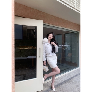 纯牛奶Wcouture原创 缎面高级感狐狸毛领 休闲夹克型韩女风羽绒服