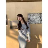 不费力赢很大Wcouture经典 返场 最显瘦船领羊毛针织百褶连衣长裙