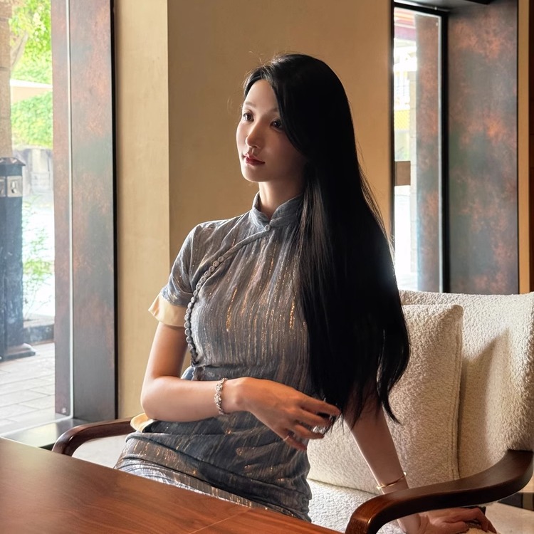 金粉世家Wcouture人在衣中晃的新中式美人 鎏金絲絨 旗袍連衣裙