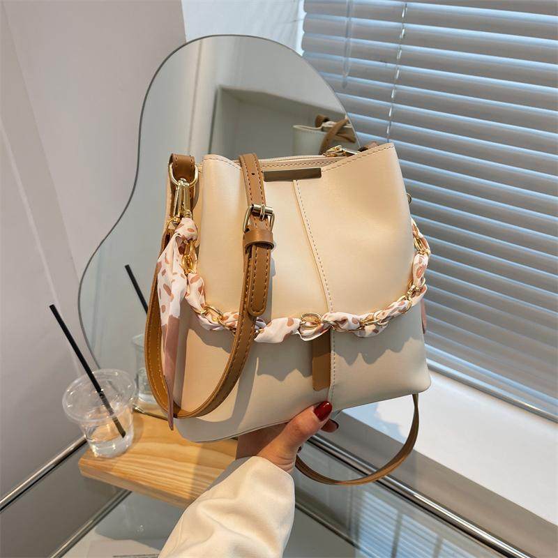 2025新款包包四季通用高级感小众爆款包包百搭ins时尚流行水桶包,箱包皮具/热销女包/男包,水桶包,淘宝优惠券,粉丝福利购,淘宝优惠卷