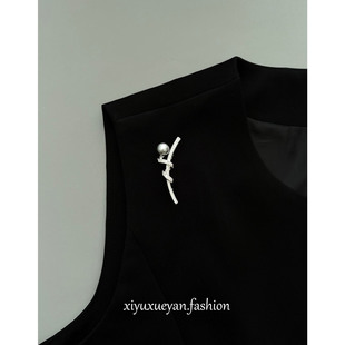 配饰 小众高级设计感西装 日本M家同款 极简大气多麻珍珠绳结胸针男