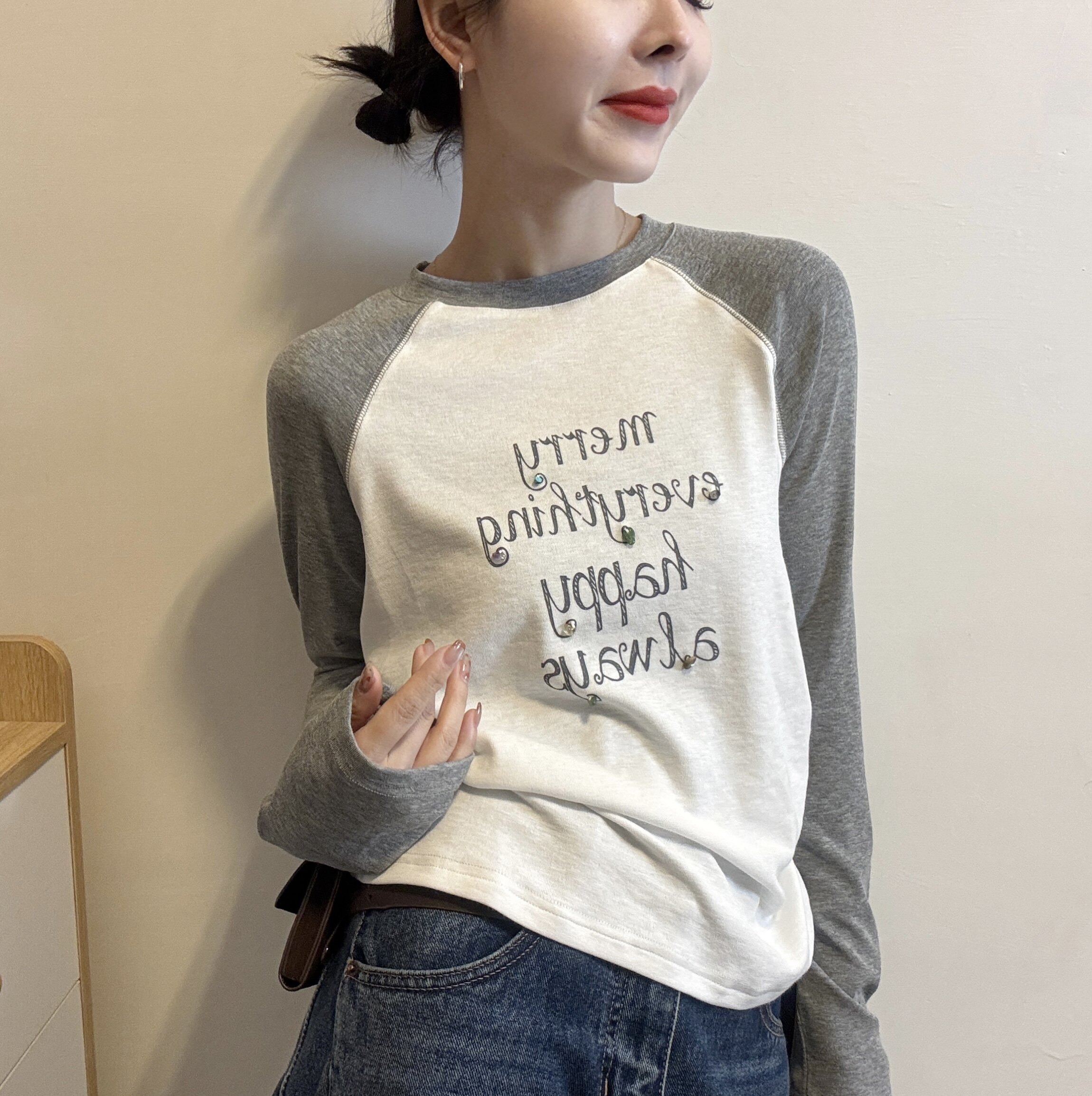 休闲潮流撞色插肩袖字母印花长袖T恤女春季百搭显瘦圆领宽松上衣