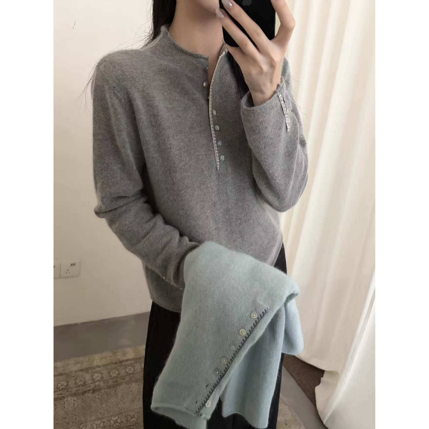 袖子纽扣卷边珠片半扣针织衫毛衣女秋冬韩版高级感软糯显瘦百上衣