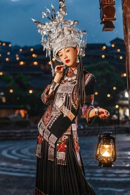苗家印象夏简约新款刺绣苗族服装