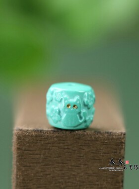 绿松石猫咪梅花桶珠11mm