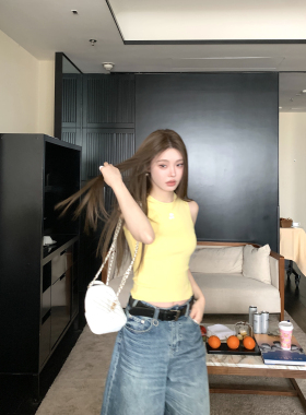 奶油芝士黄色吊带背心女春夏2026设计感外穿辣妹修身显瘦无袖上衣