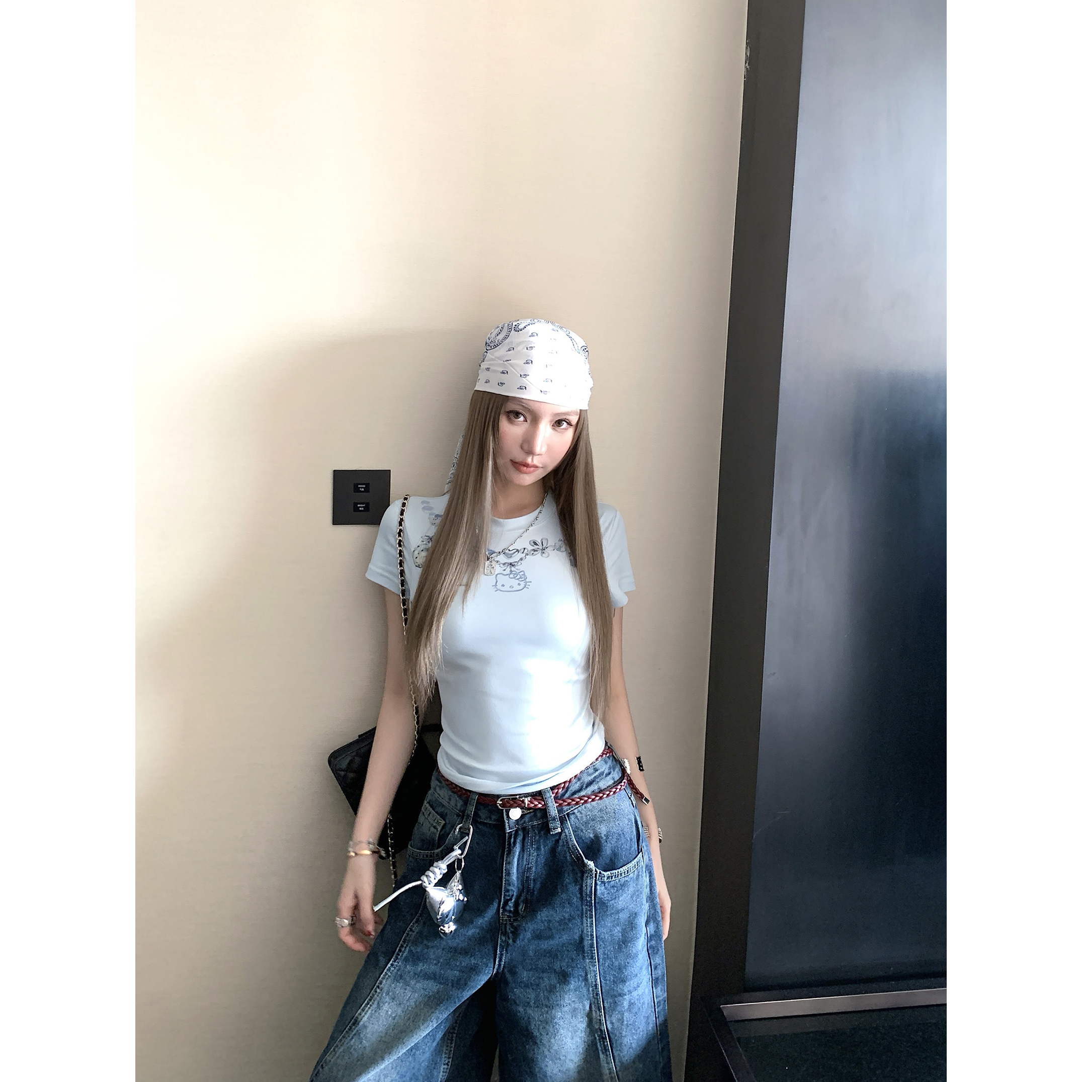 趣味项链T 白色印花正肩短款T恤女夏2025新款圆领修身显瘦上衣
