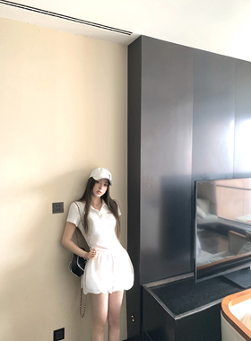 白色polo领辣妹针织拼接蓬蓬连衣裙女夏季修身花苞裙收腰短裙裙子
