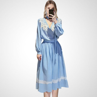 兰卡时尚法式温柔风蓝色蕾丝拼接连衣裙女长袖收腰中长裙减龄气质