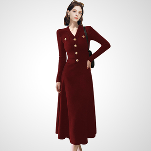 兰卡时尚2026早春新款V领连衣裙女收腰显瘦气质长款法式针织裙