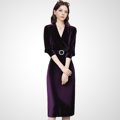 时尚紫色丝绒V领收腰连衣裙