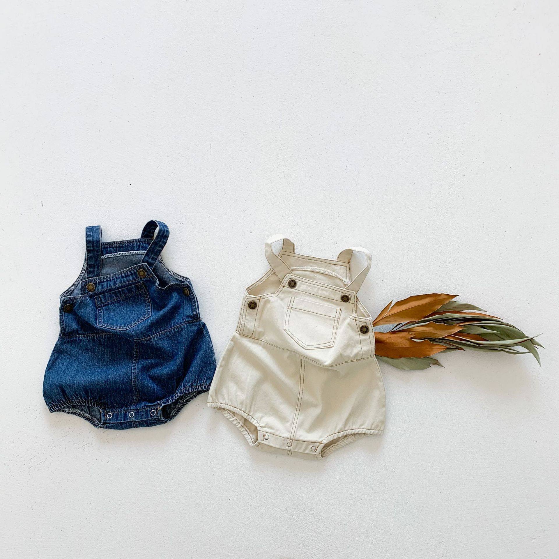 夏季韩版宝宝衣服1-3岁背带连体衣软牛仔吊带哈衣外出三角爬爬服