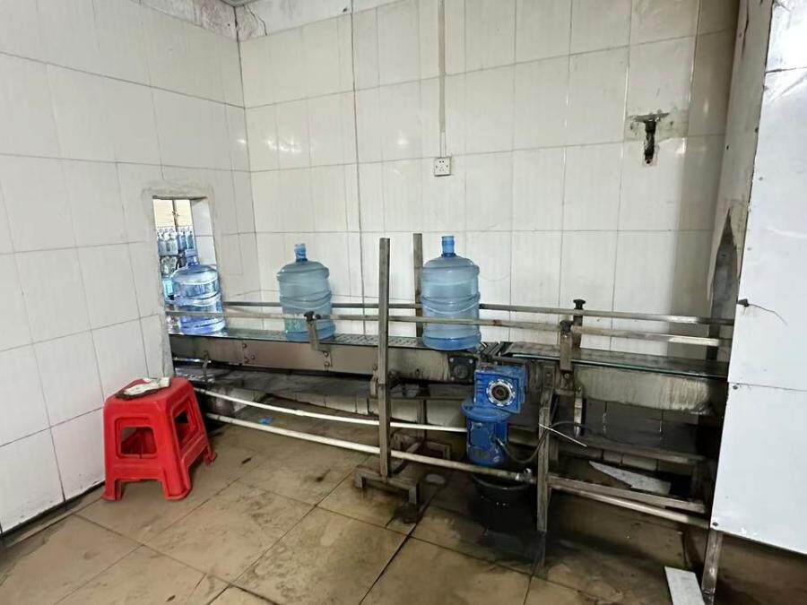 3月7日江门鹤城镇城西西岗叶村岗顶厂内的一套瓶装水生产线网络拍卖公告