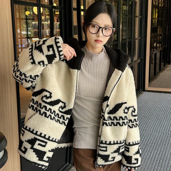 升级白鸭绒内胆2025秋冬新款羊羔毛外套女毛毛外套加厚宽松羽绒服