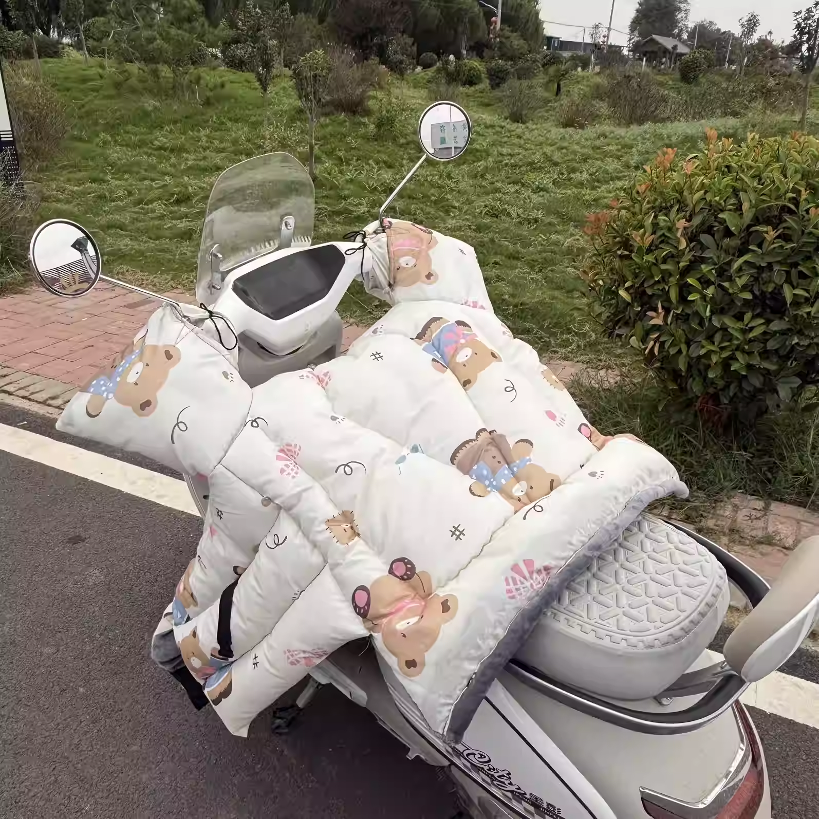 电动车挡风被冬季新款卡通加宽