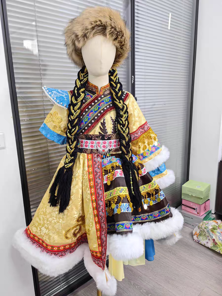 快乐阳光鄂温克族独唱玛利亚索 高高的兴安岭 女童藏族蒙古演出服图片