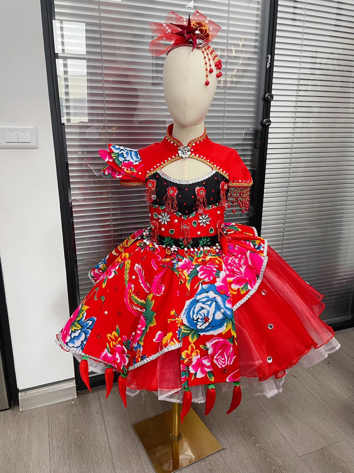 高端快乐阳光女童陕北民歌独唱演出服民族礼服川妹子小辣椒蓬蓬裙图片