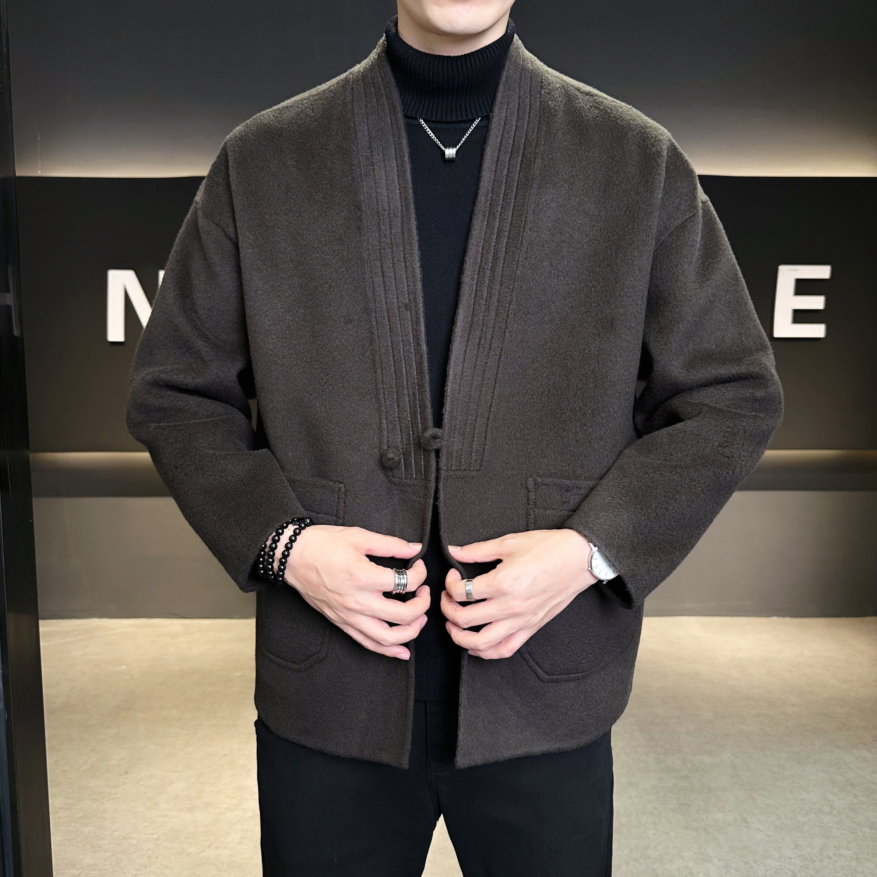 模特图新中式风茶服毛呢大衣羊毛外套6016-8506P325控688,男装毛呢大衣,钱塘大厦6016