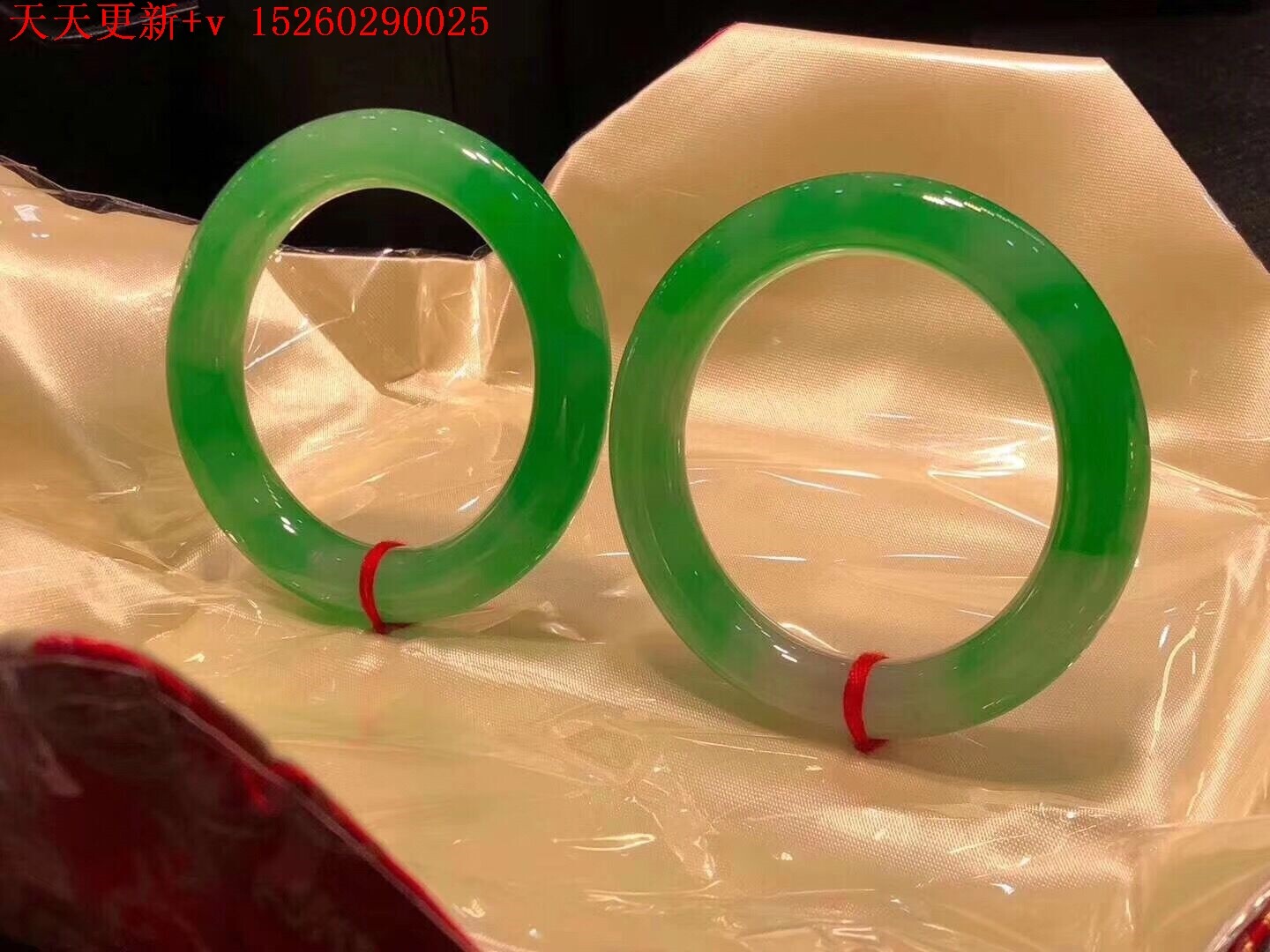帝王绿翡翠吊坠缅甸天然a货冰种满色阳绿翡翠木那冰种阳绿手镯
