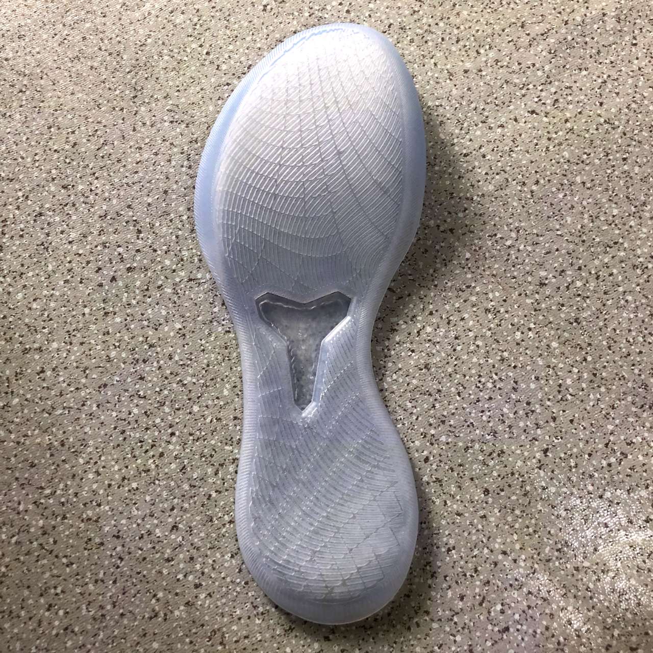 科比ad 球鞋实战鞋底加厚底片球鞋修复维修防滑贴手工更换磨损底