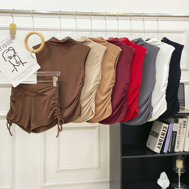 半高领无袖背心高腰抽绳短裤套装