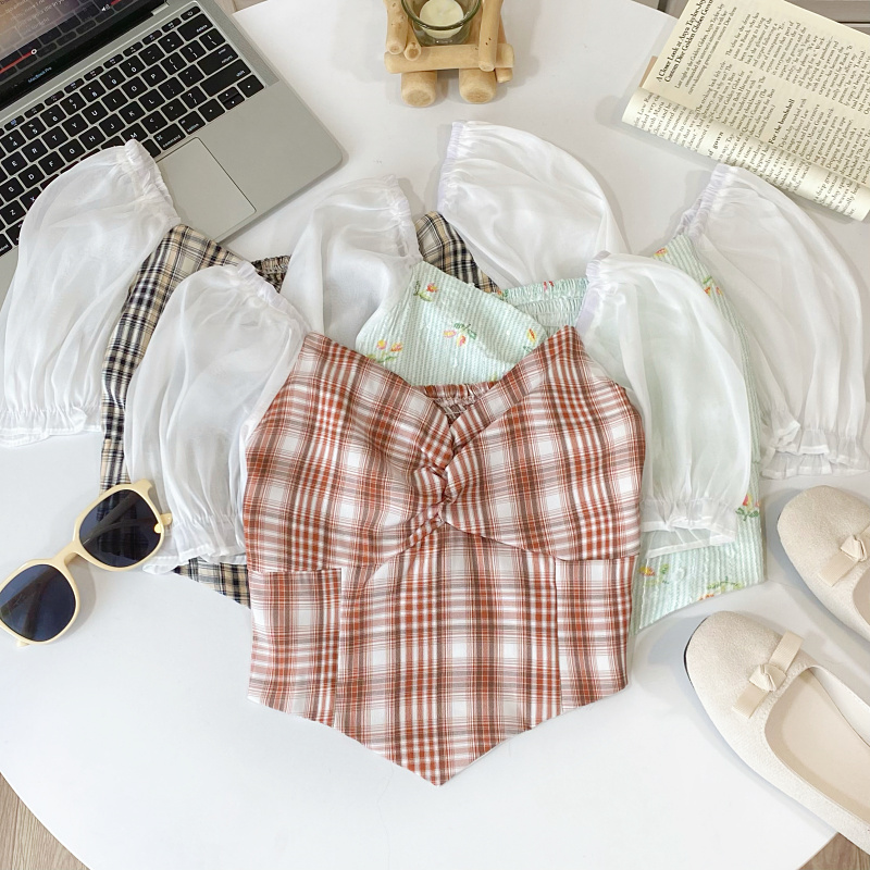 方领泡泡袖格子短款衬衫上衣女