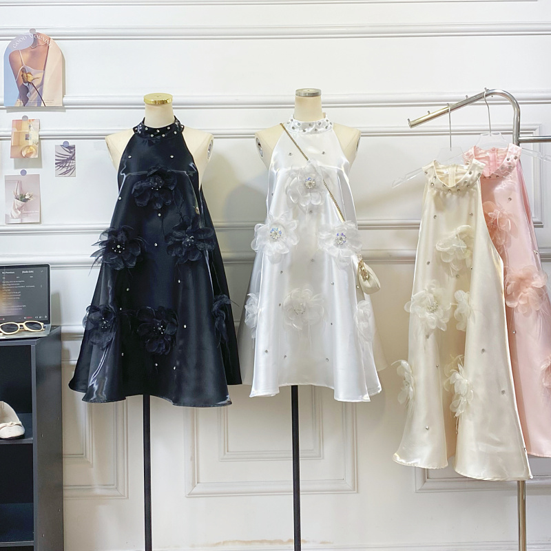 立体花朵无袖挂脖连衣裙短裙女