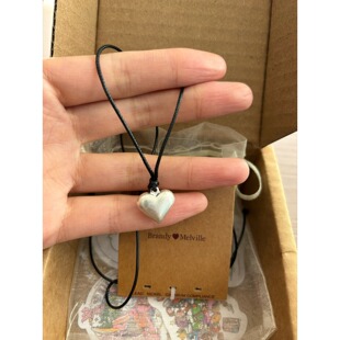 bm项链女款哑光小爱心吊坠黑绳锁骨链国内代购正品brandymelville