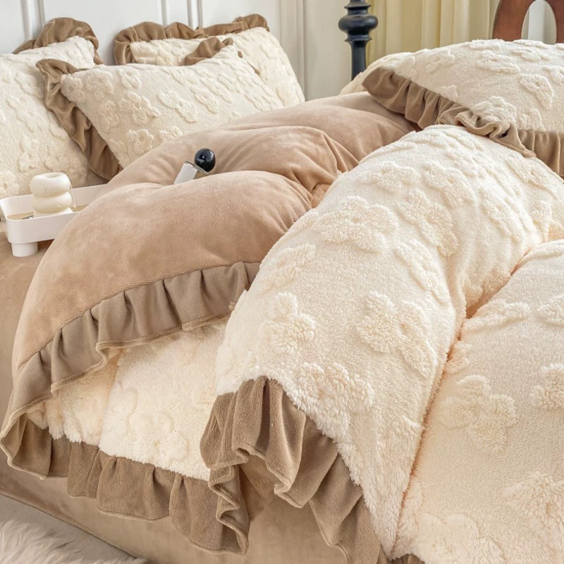 冬季保暖塔芙牛奶绒四件套花边被套2025新款床单床笠式珊瑚绒加厚