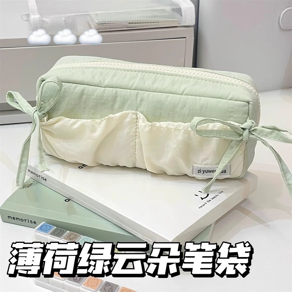 新款简约云朵面包笔袋高颜值ins风初高中学生大容量小众款文具袋