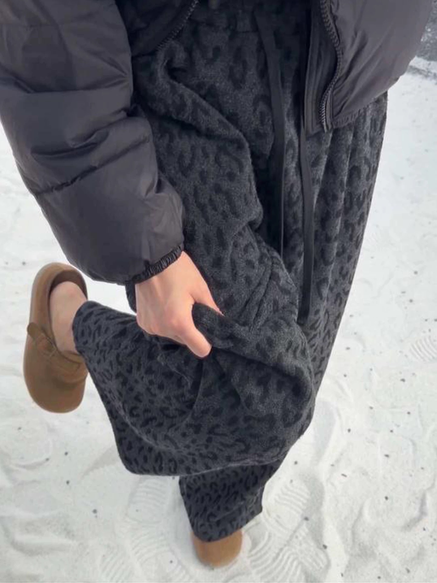 加绒加厚豹纹裤子宽松bf慵懒风阔腿休闲裤梨型大码胖mm糯米毛巾裤