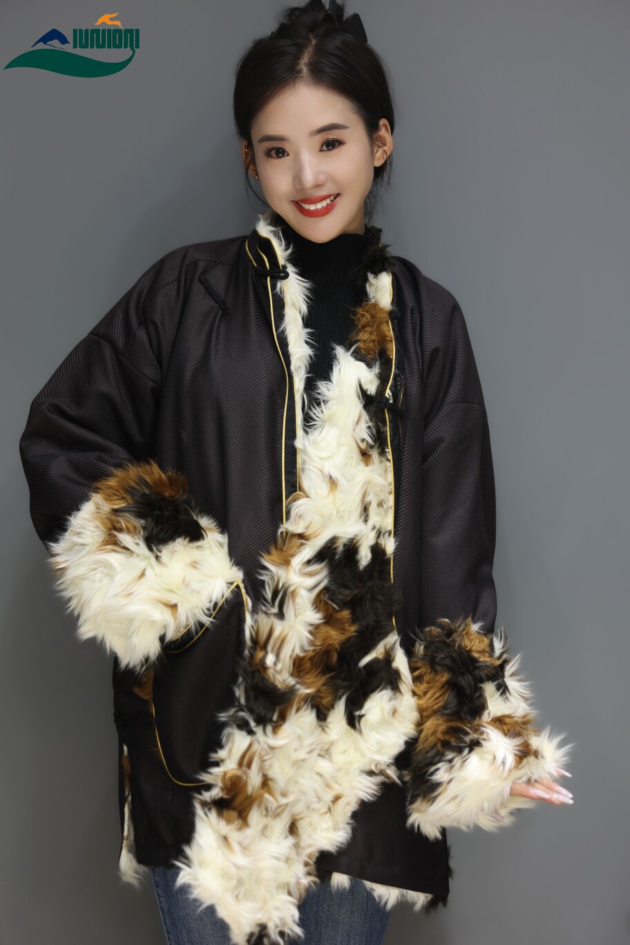 传统藏装外套女装冬季高端保暖藏服加厚上衣高档藏族服饰重工大码