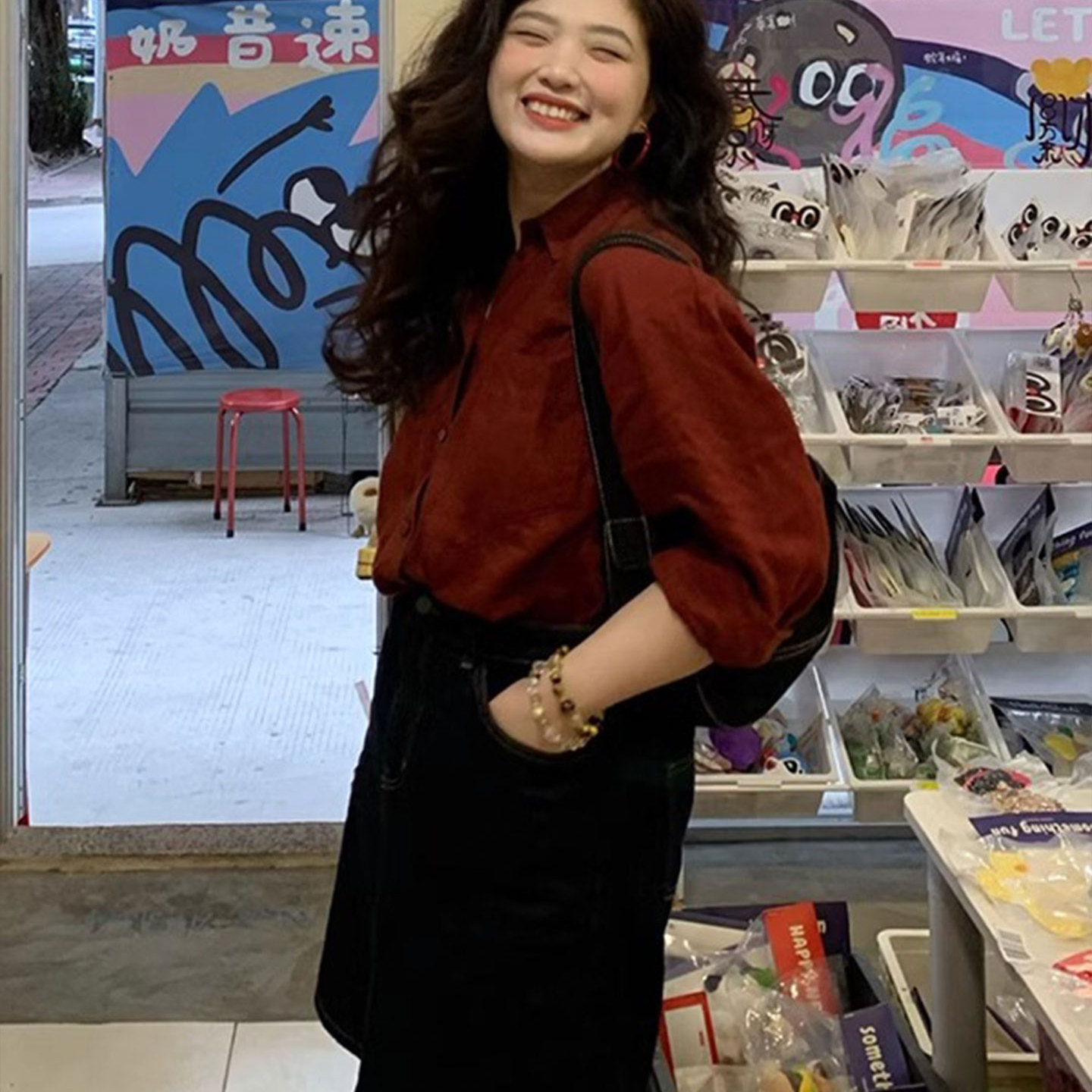 大码女装胖mm港风复古长袖红色衬衫女2025新款设计感小众宽松上衣