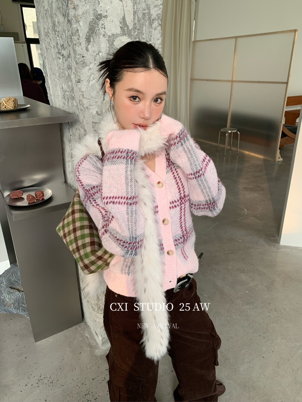 CXI正版2025冬季新款韩版洋气百搭V领格纹撞色保暖针织开衫女