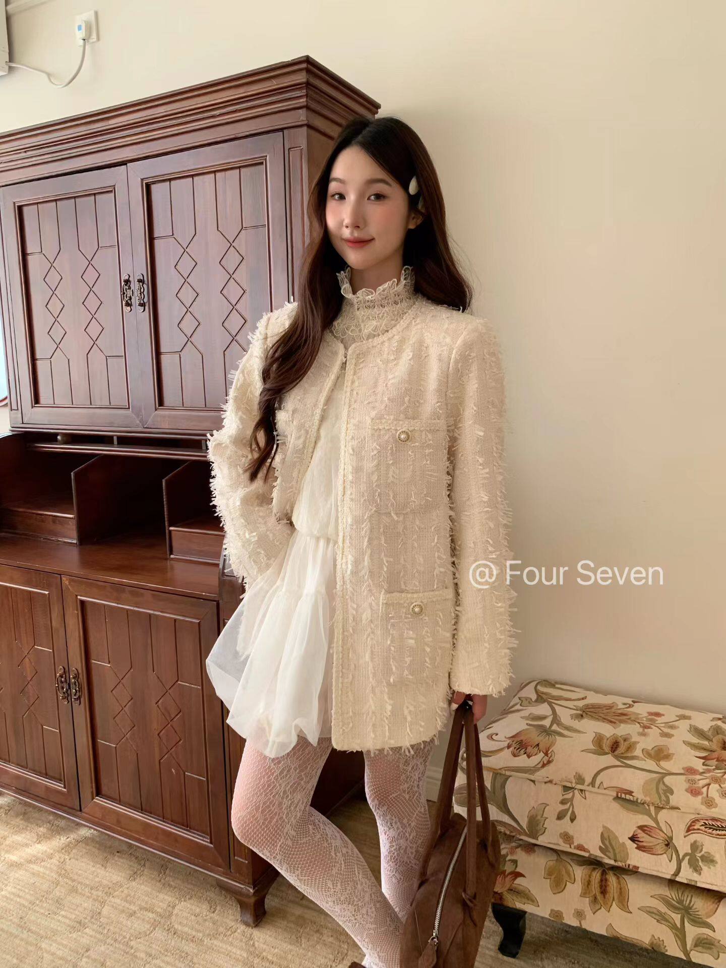Fourseven十三行正版内搭打底花边波点上长袖衬衫蕾丝花朵设计感