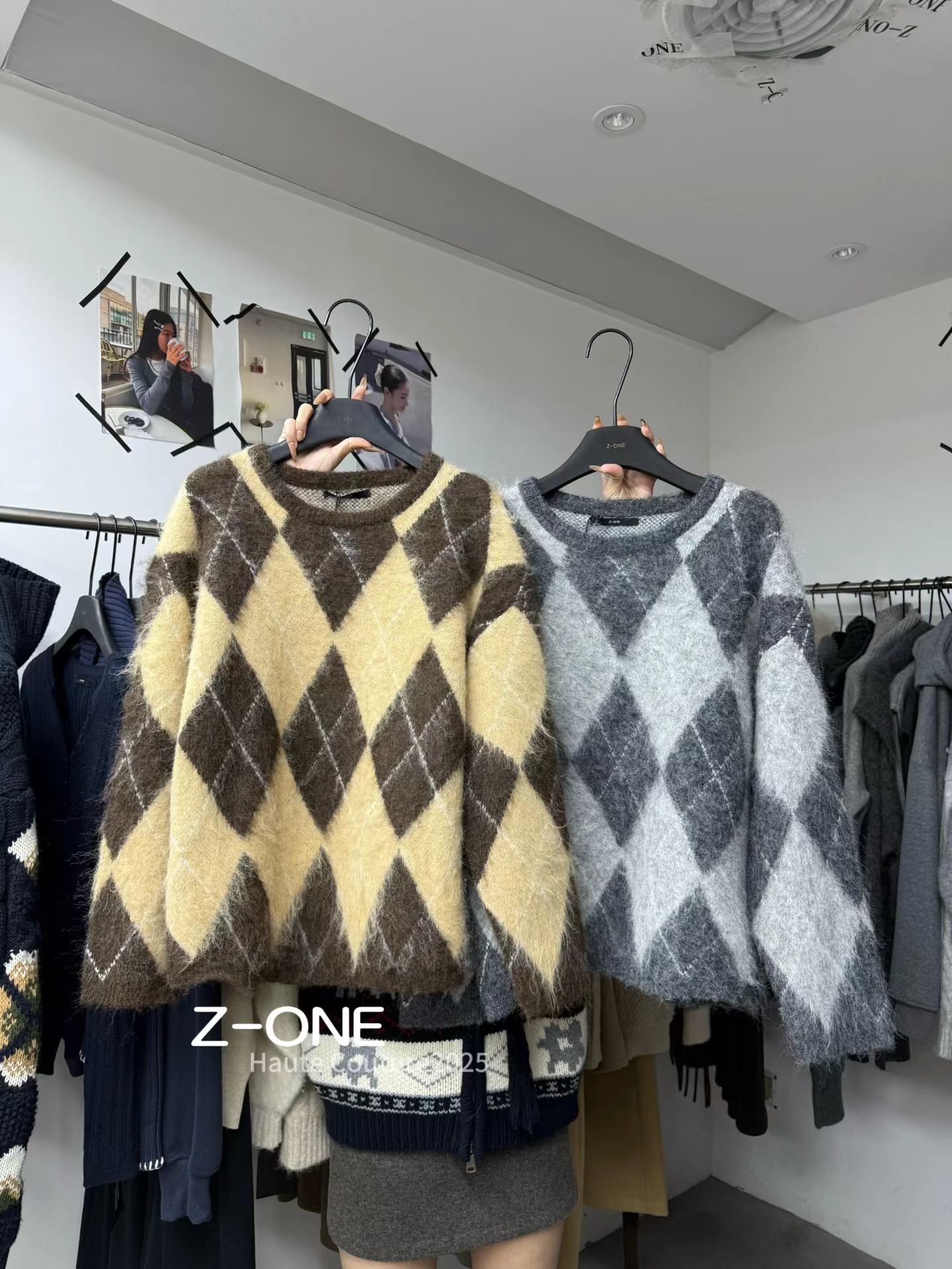 Z-one韩系马海毛百搭撞色菱格圆领高级感显瘦洋气新款套头毛衣女