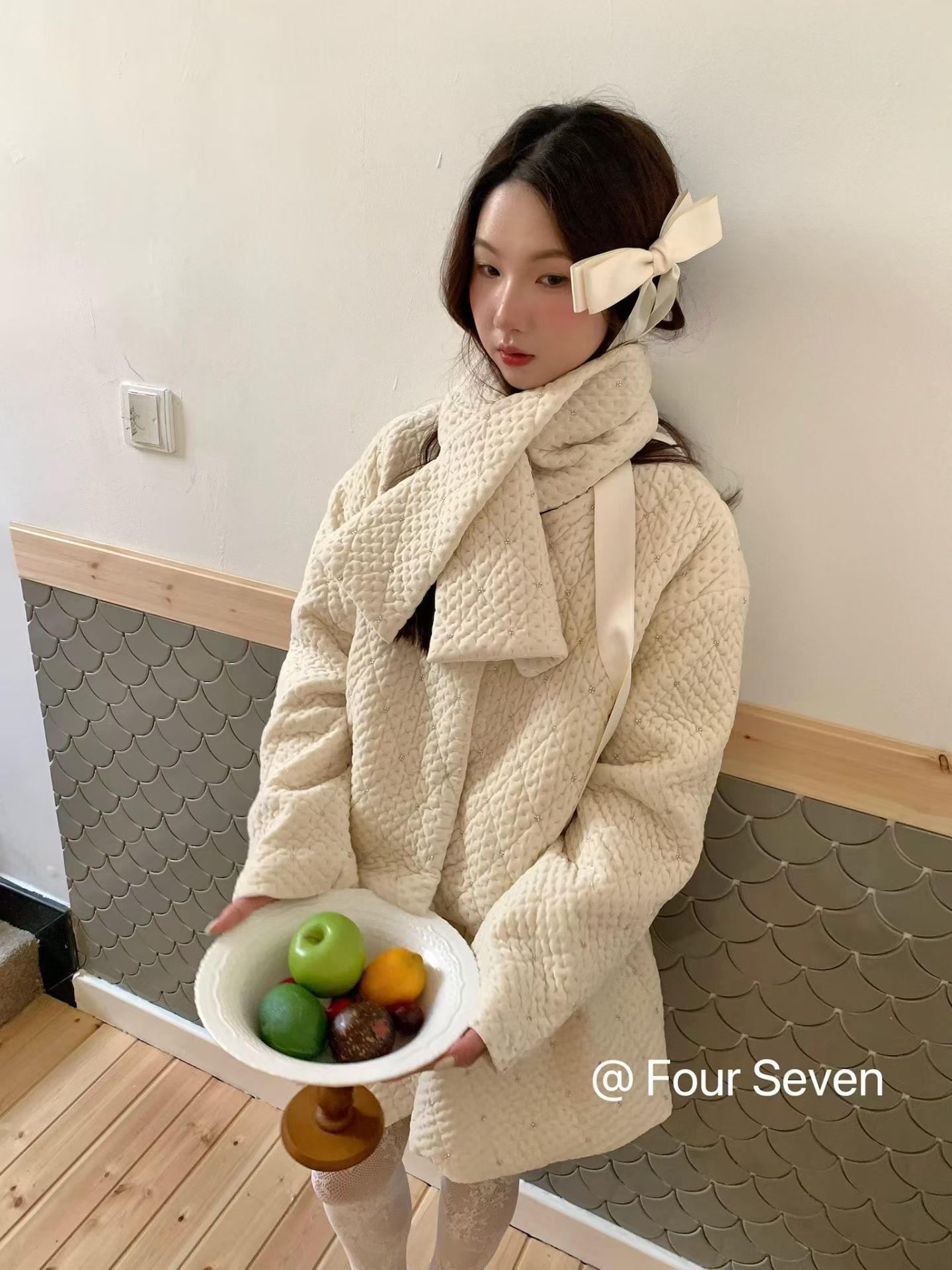 Fourseven十三行正版宽松显瘦百搭加厚丝绒围巾棉服高级感连衣裙