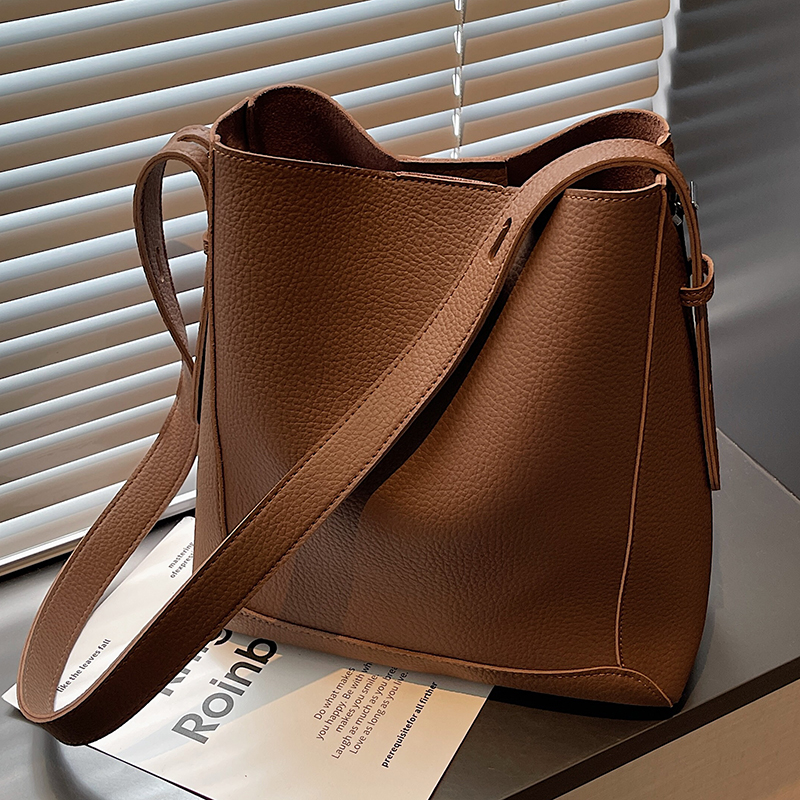 高级感复古通勤托特大包