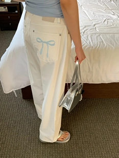 韩国chic 街头蝴蝶结刺绣印花裤兜奶白色高腰直筒宽松牛仔长裤女