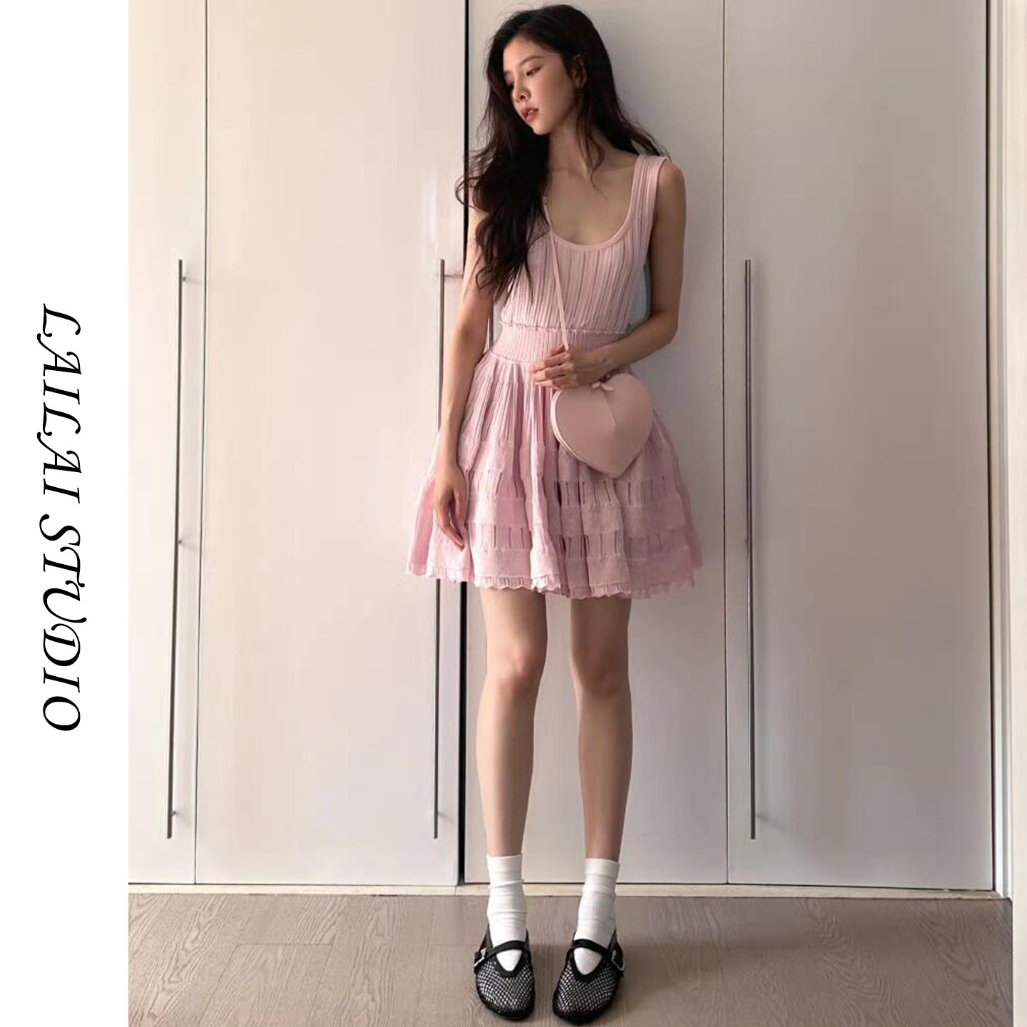 小个子温柔甜美风收腰吊带连衣裙