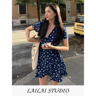 2026年新款女装张婧仪明星同款韩版复古法式风蓝色雏菊碎花连衣裙