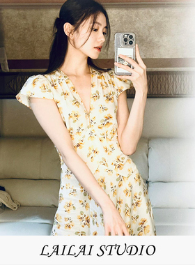 2025夏季新款刘浩存明星同款黄色碎花连衣裙法式度假风V领茶歇裙