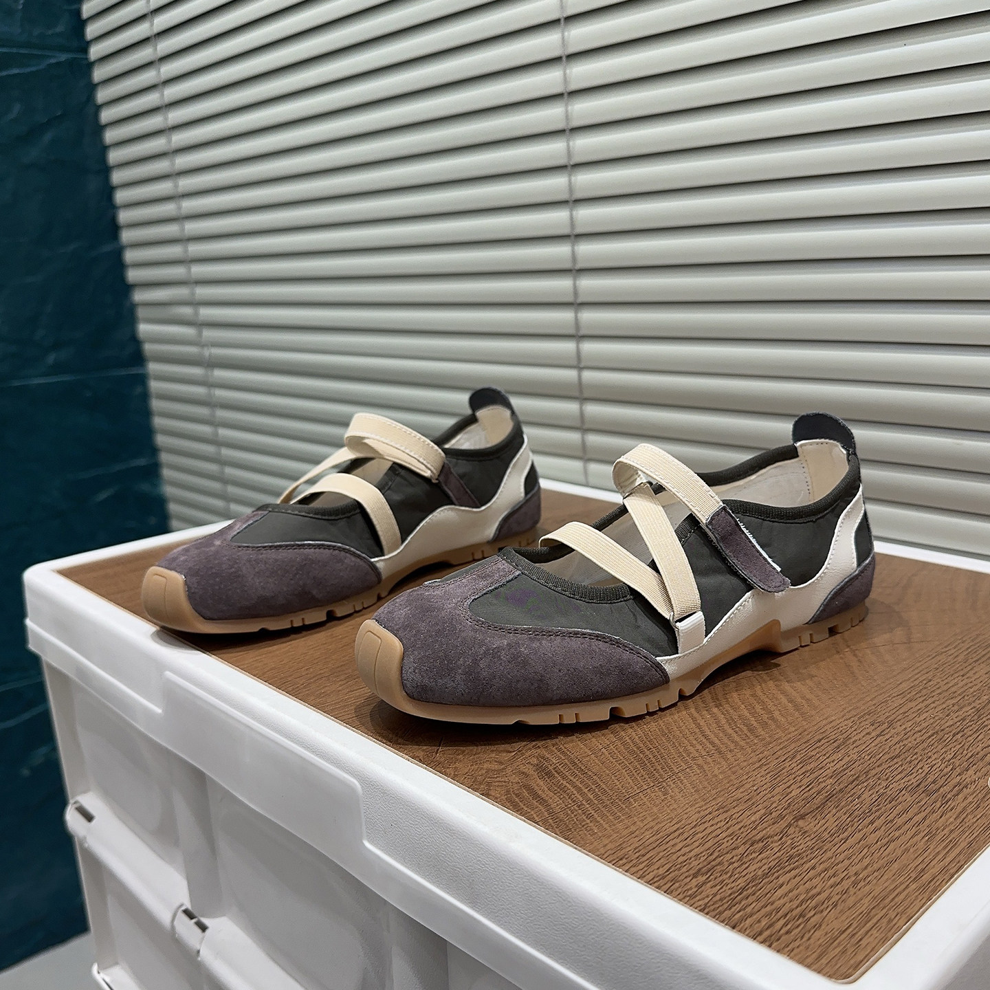 2026春韩版芭蕾玛丽珍鞋女德训鞋平底魔术贴浅口百搭舒适休闲鞋潮